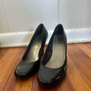 Dexter black leather heels